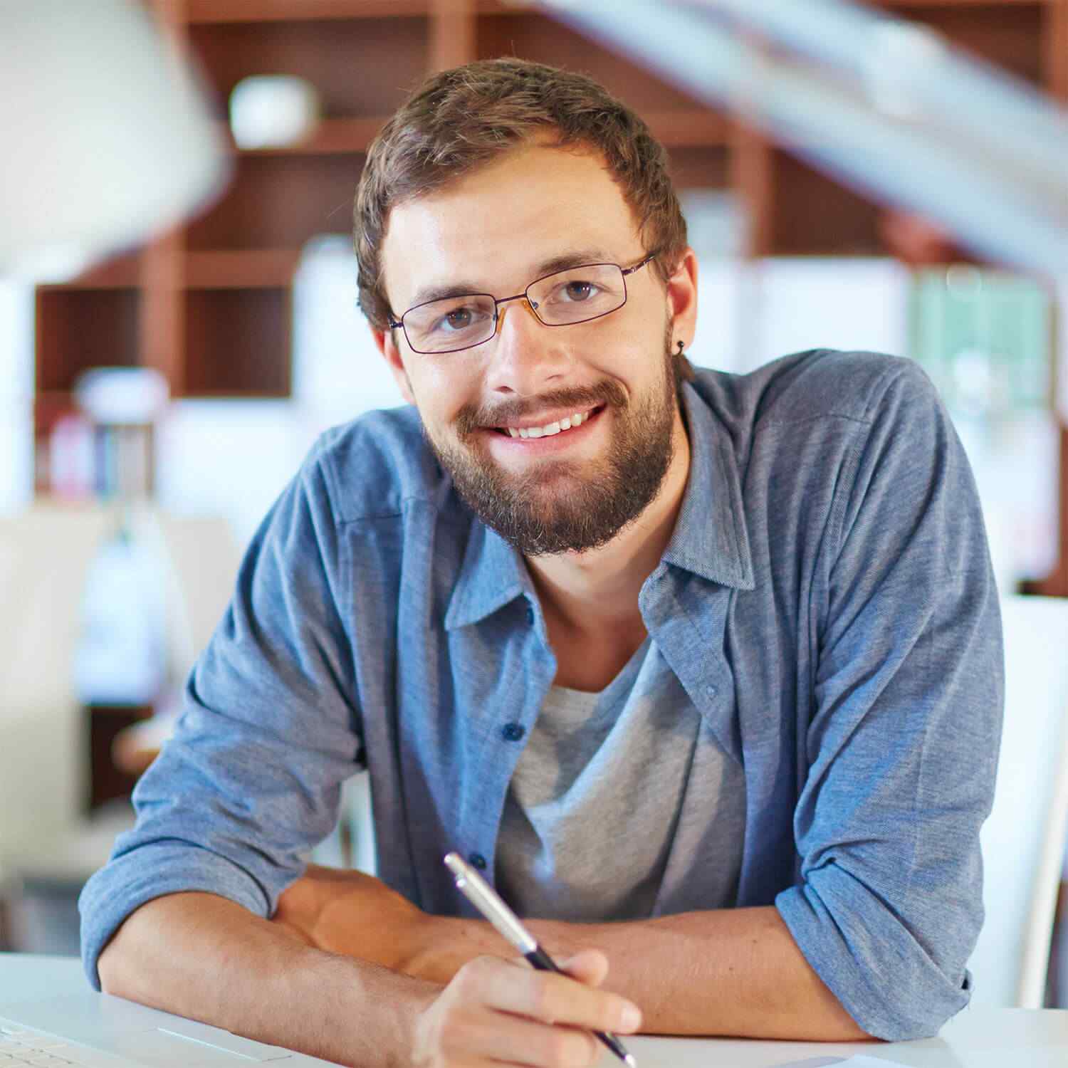 https://new.davidnjerileadership.com/wp-content/uploads/2018/01/img-team-member-career-01.jpg